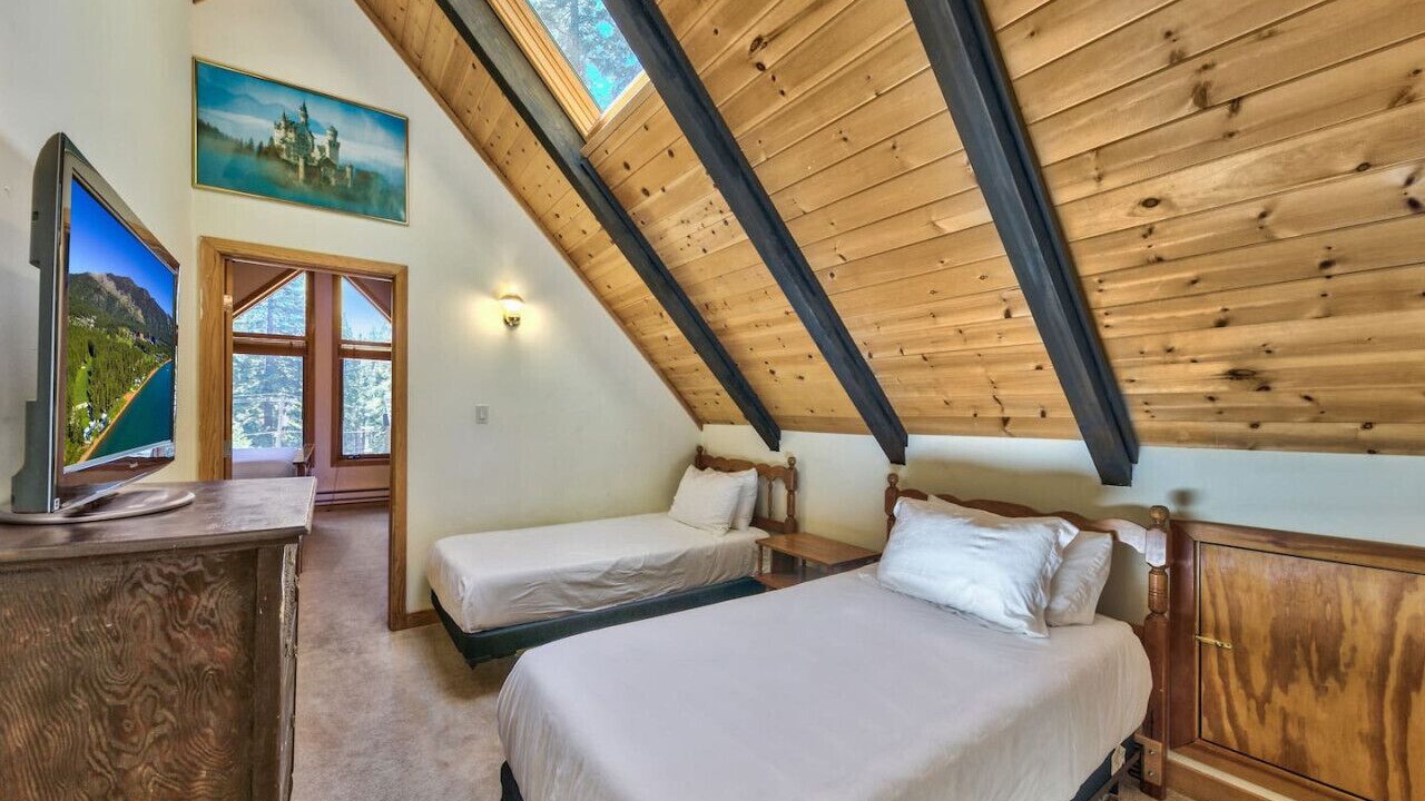 Photo of Bedroom in Homewood