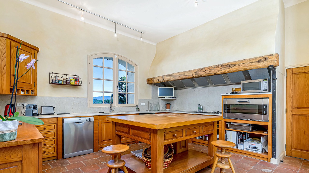 Photo of Kitchen in Le Puy-Sainte-Reparade