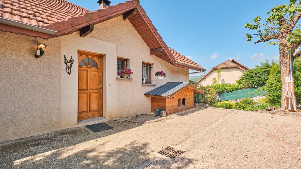 Photo of Outdoor in Saint-Pierre-de-Genebroz