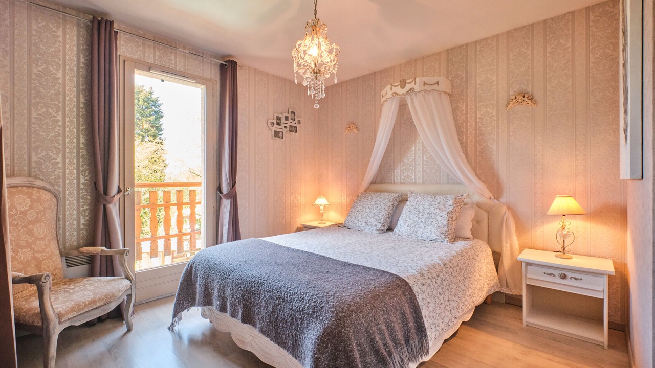 Photo of Bedroom in Saint-Pierre-de-Genebroz