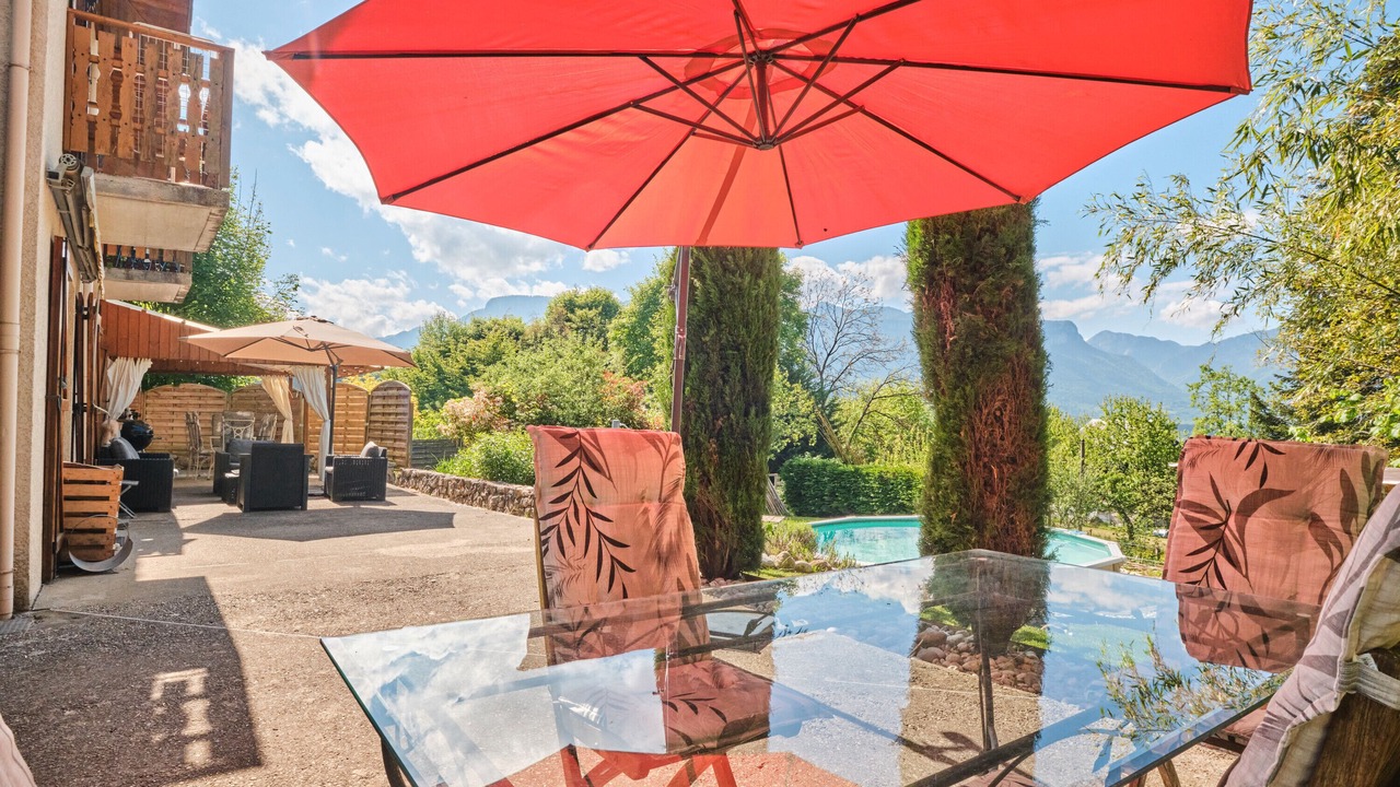 Photo of Outdoor in Saint-Pierre-de-Genebroz