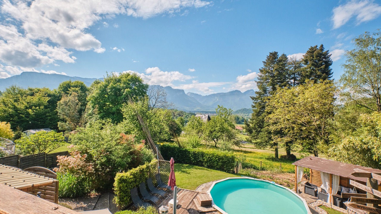 Photo of Outdoor in Saint-Pierre-de-Genebroz