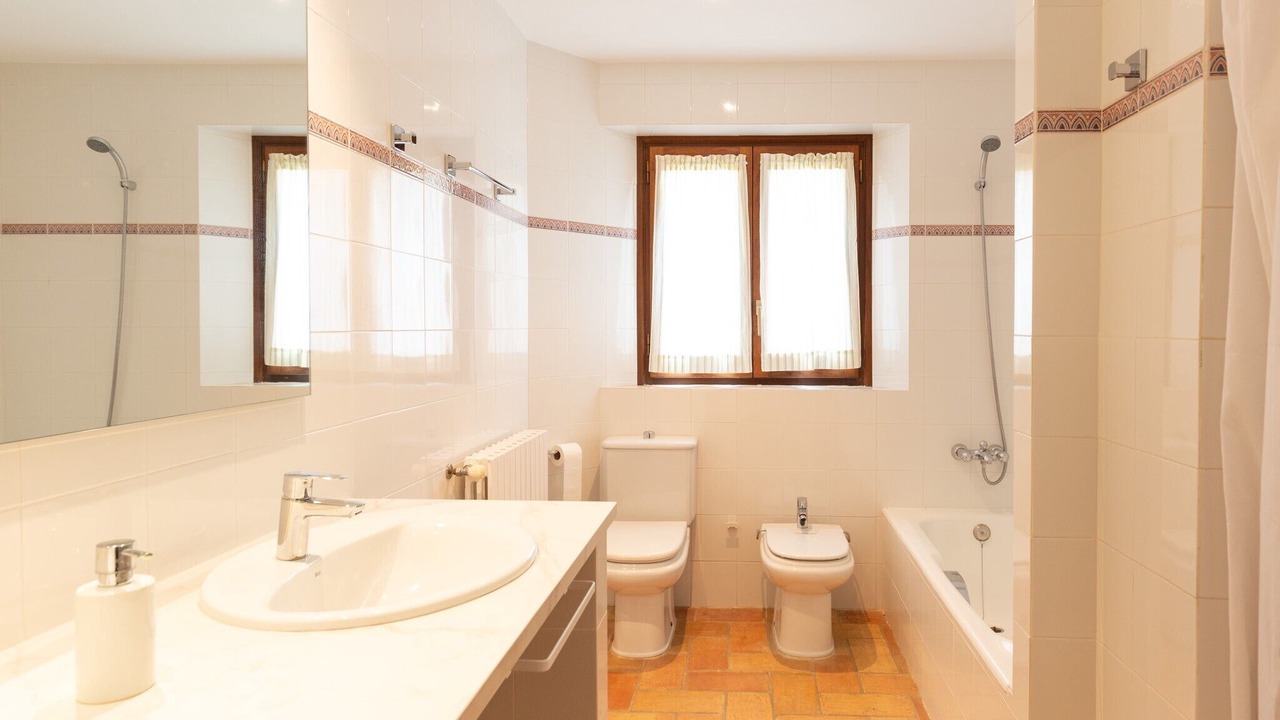 Photo of Bathroom in Regencos