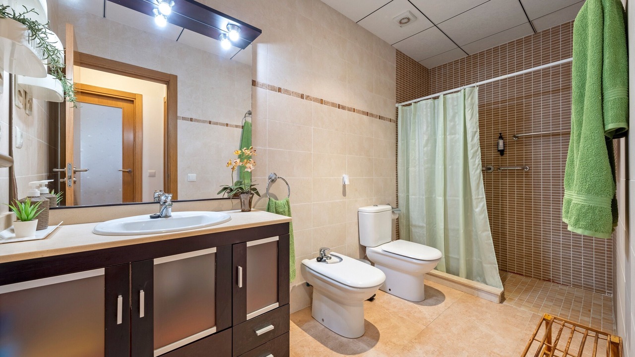 Photo of Bathroom in Camarles