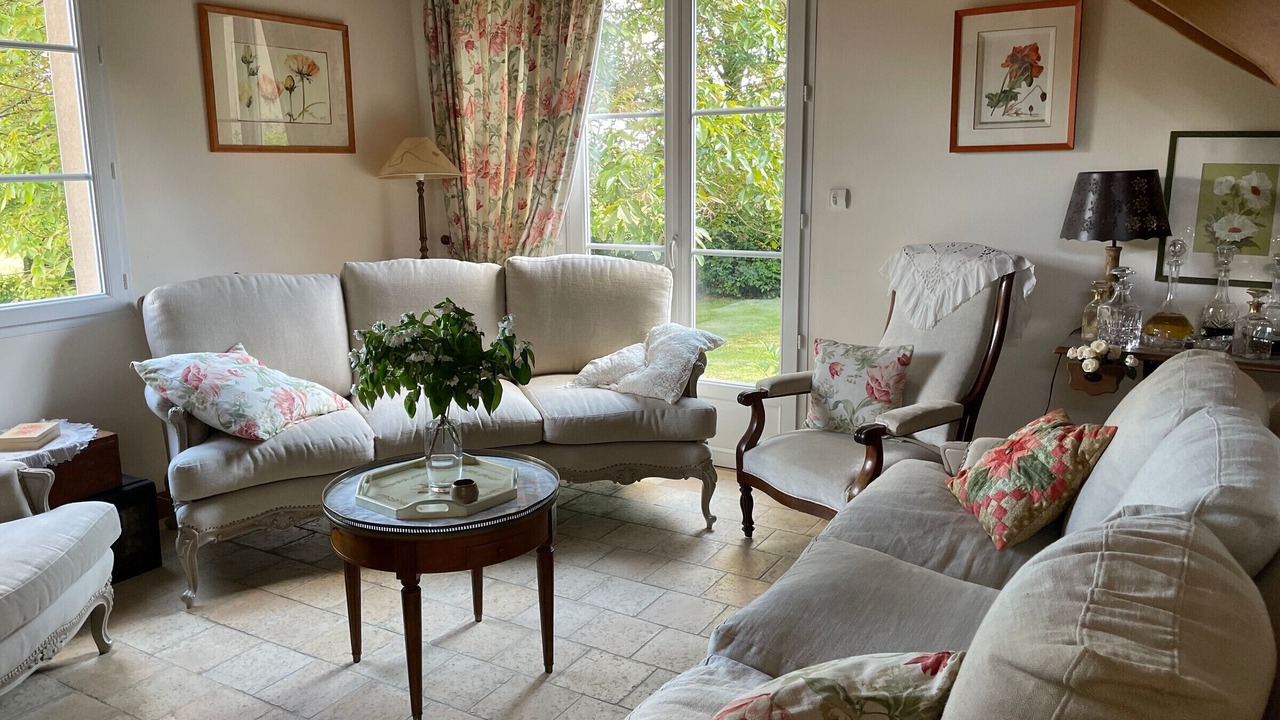 Photo of Livingroom in Montreuil-le-Henri