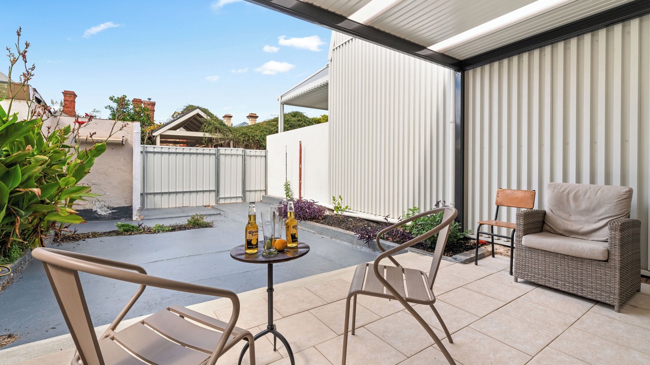 Photo of Patio Balcony in Adelaide Central Business District