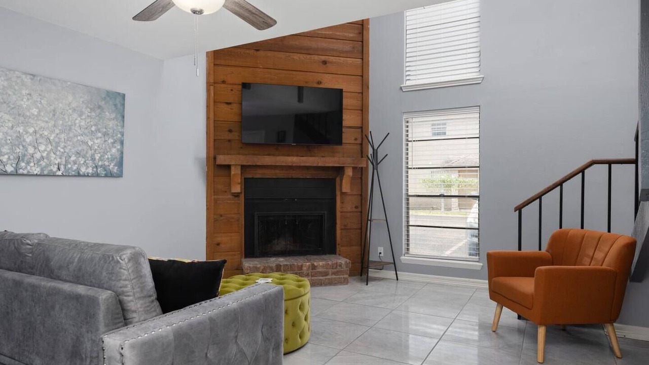 Photo of Livingroom in Brownsville