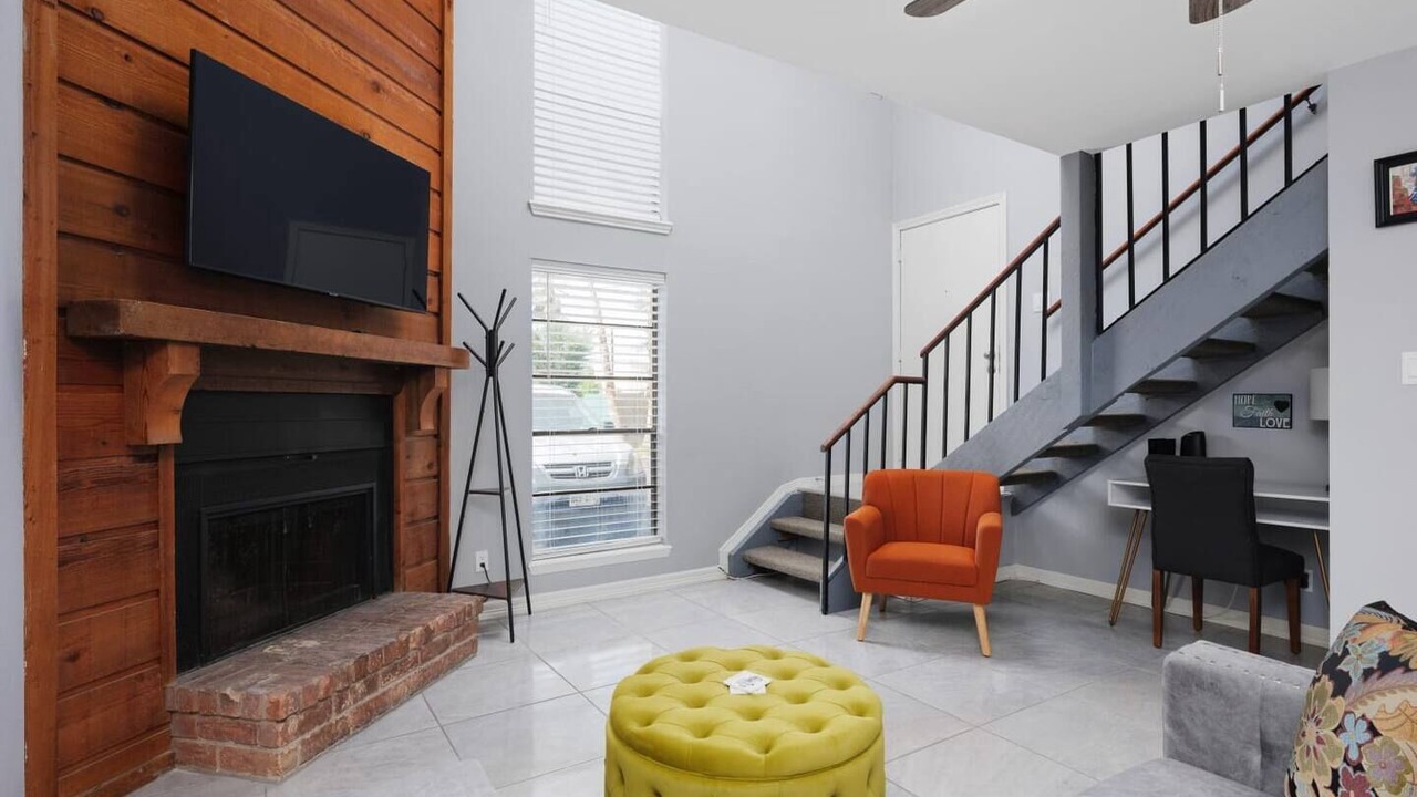 Photo of Livingroom in Brownsville