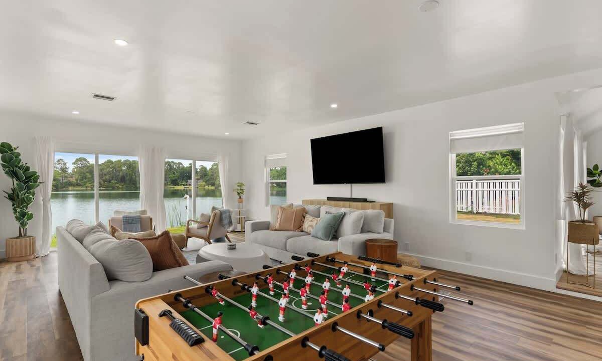 Photo of Bedroom in Country Club Estates