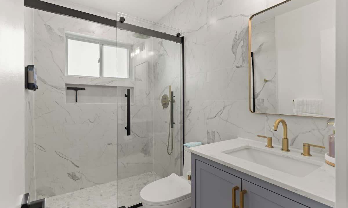 Photo of Bathroom in Country Club Estates