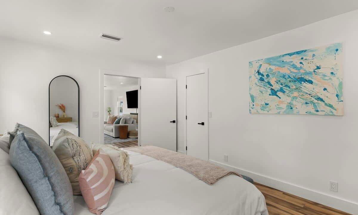 Photo of Bedroom in Country Club Estates