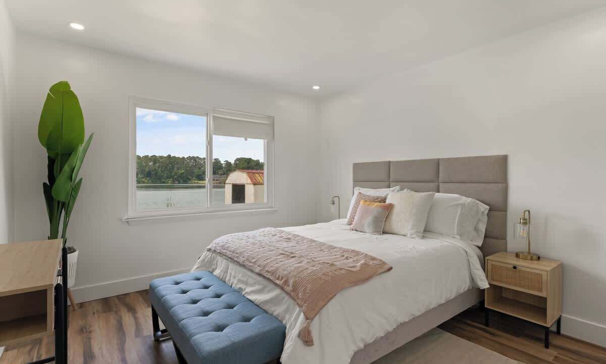 Photo of Bedroom in Country Club Estates