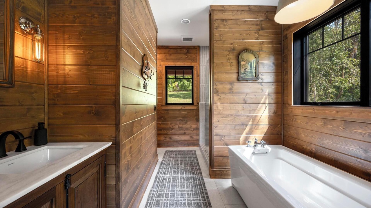 Photo of Bathroom in Elizabeth
