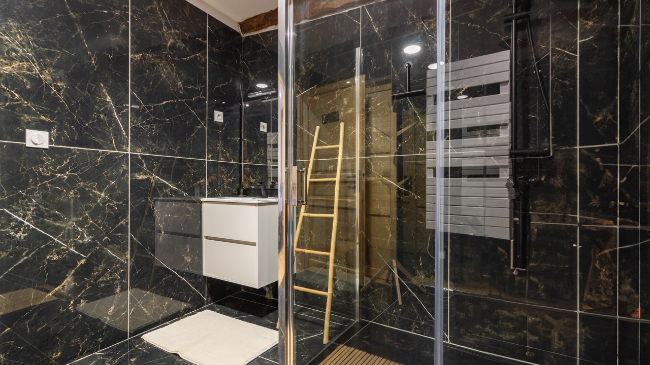 Photo of Bathroom in La Tourette-Cabardes