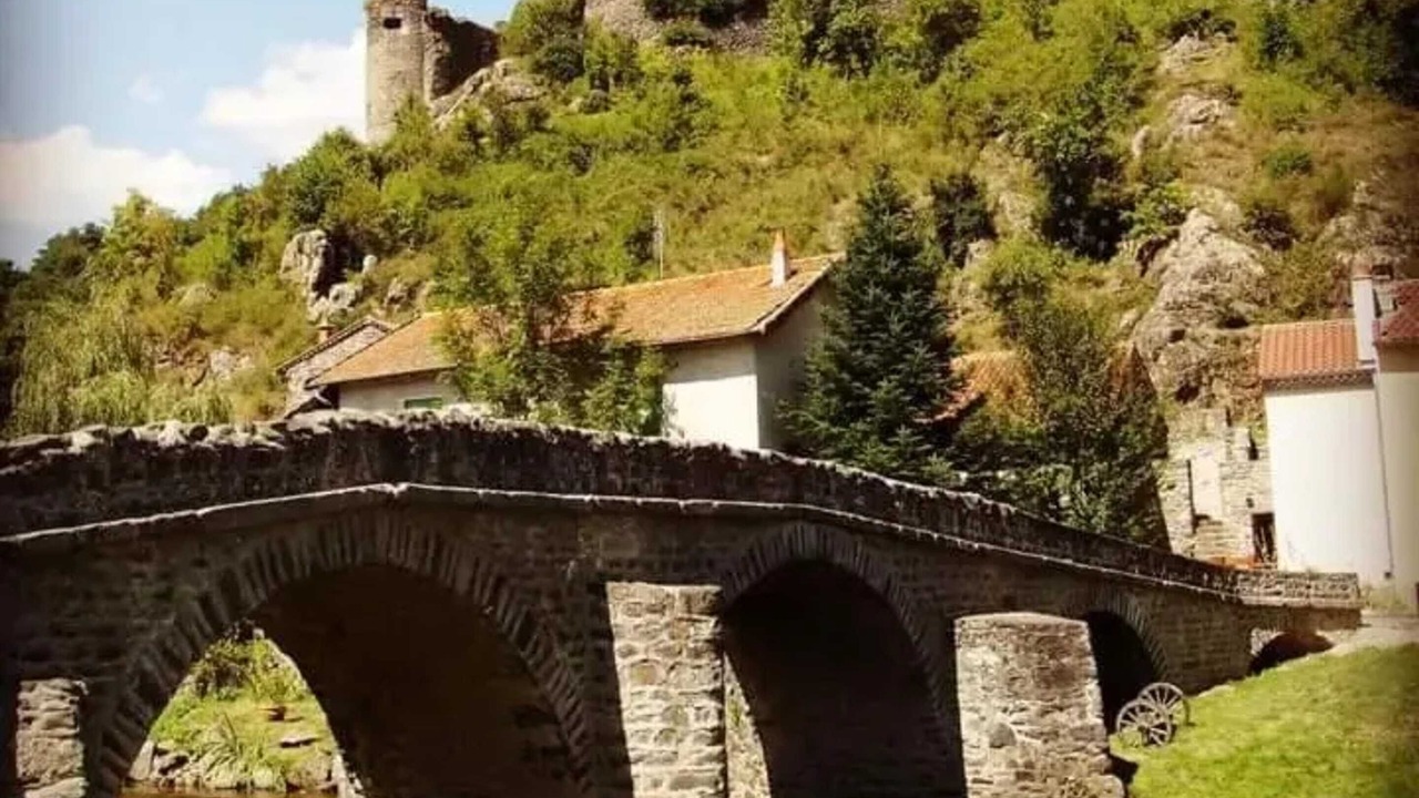 Photo of Outdoor in Domeyrat