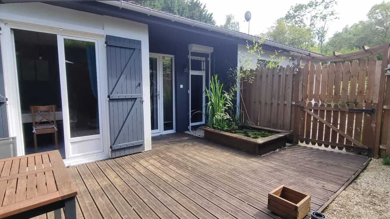 Photo of Patio Balcony in Boissy-la-Riviere