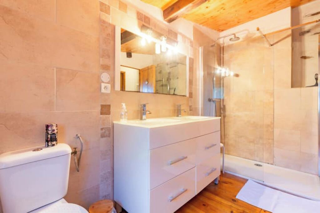 Photo of Bathroom in La Tourette-Cabardes