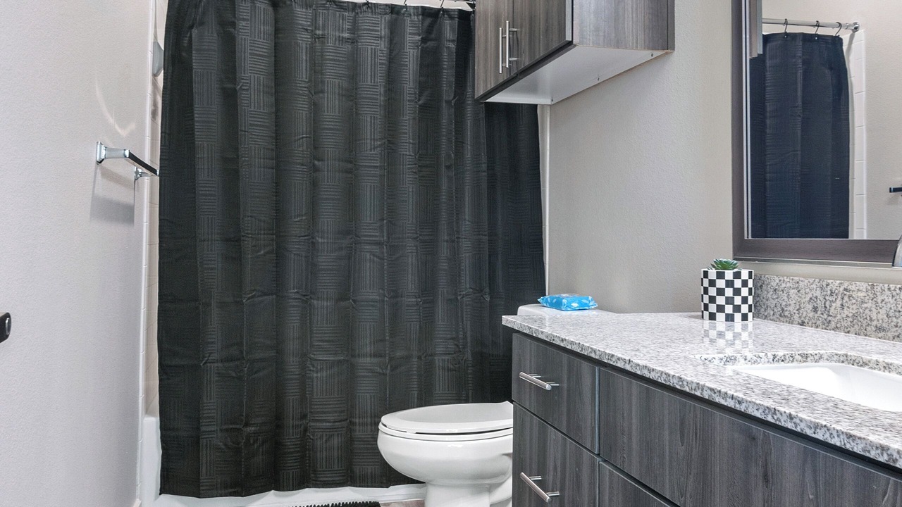 Photo of Bathroom in George Bush Park/Eldridge