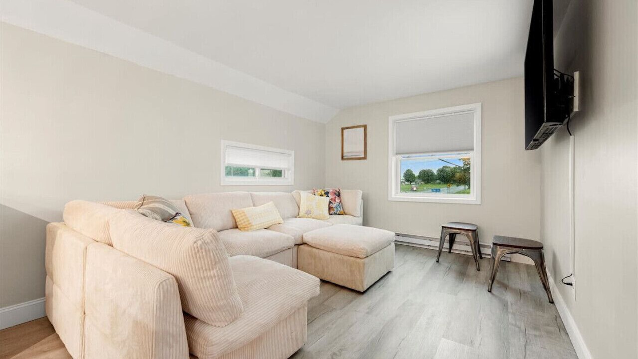 Photo of Livingroom in South Bay