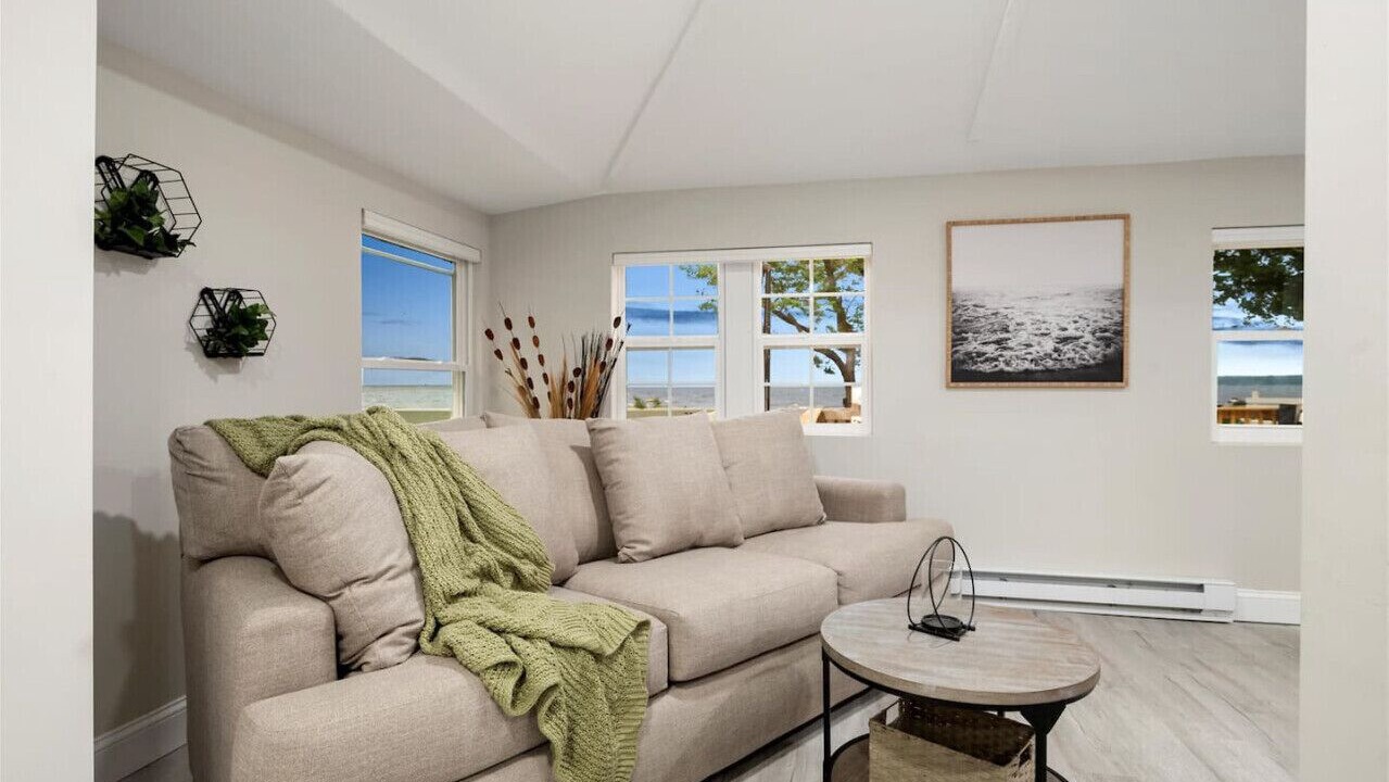 Photo of Livingroom in Sylvan Beach
