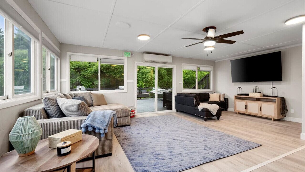 Photo of Livingroom in South Bay
