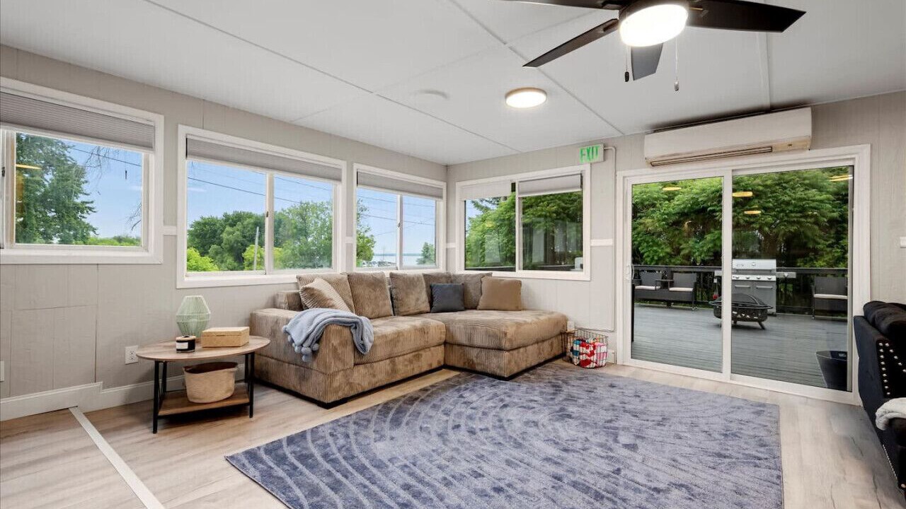Photo of Livingroom in South Bay
