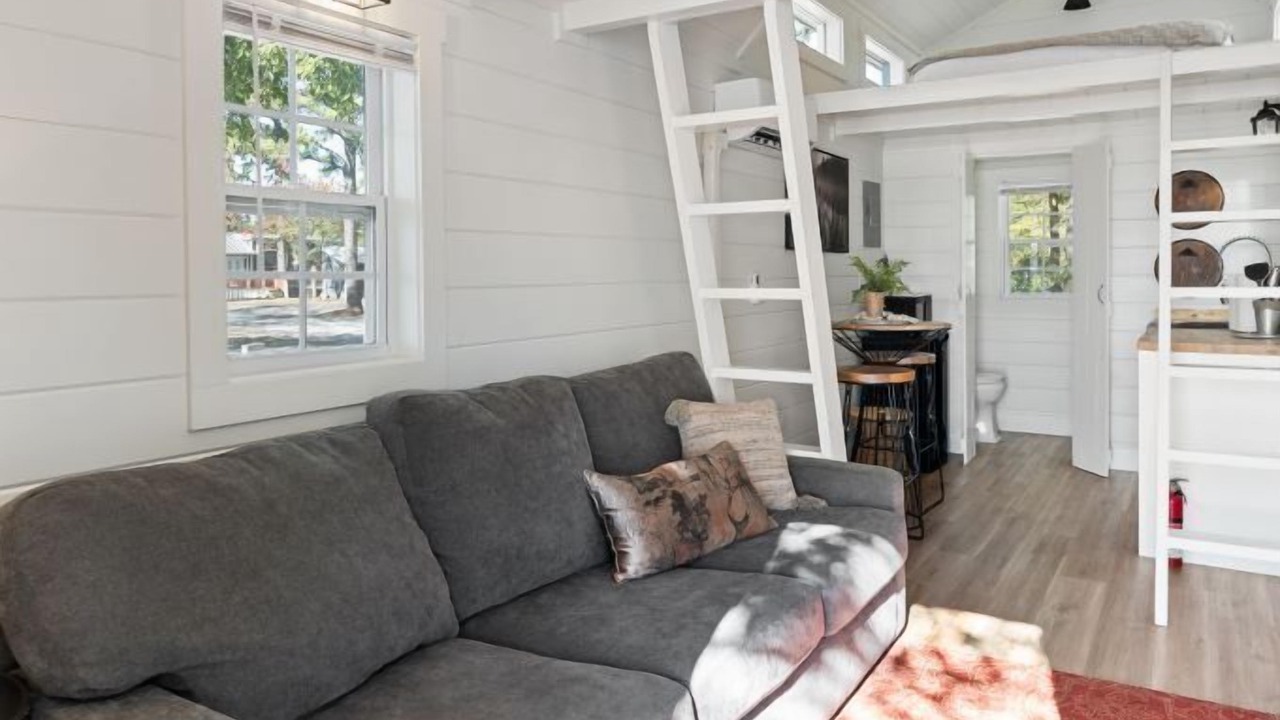 Photo of Livingroom in Gadsden