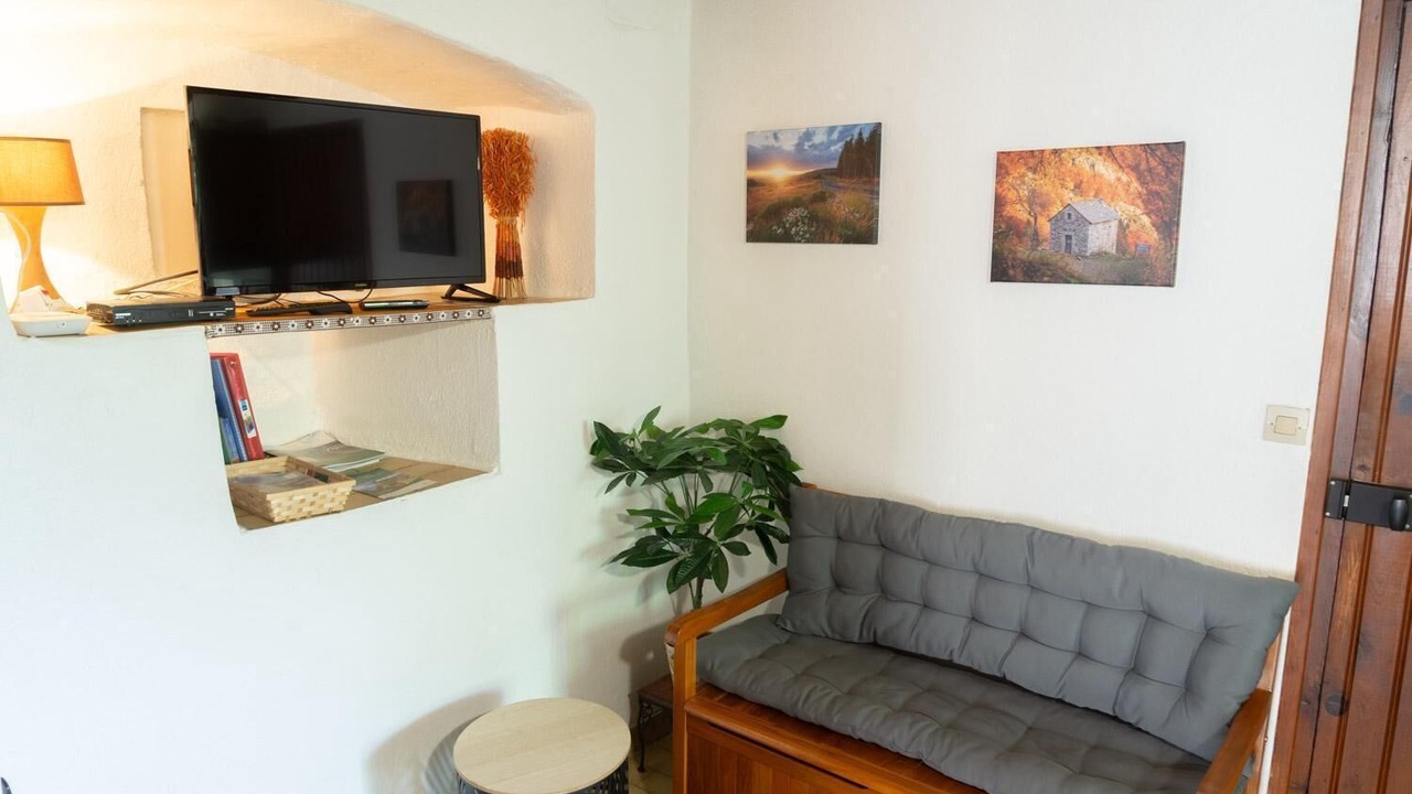 Photo of Livingroom in Laval-du-Tarn