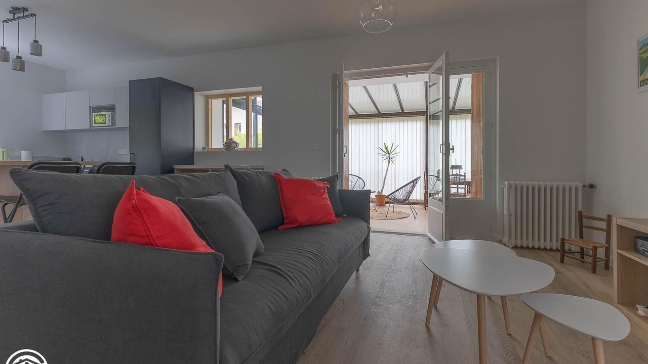 Photo of Livingroom in Parent