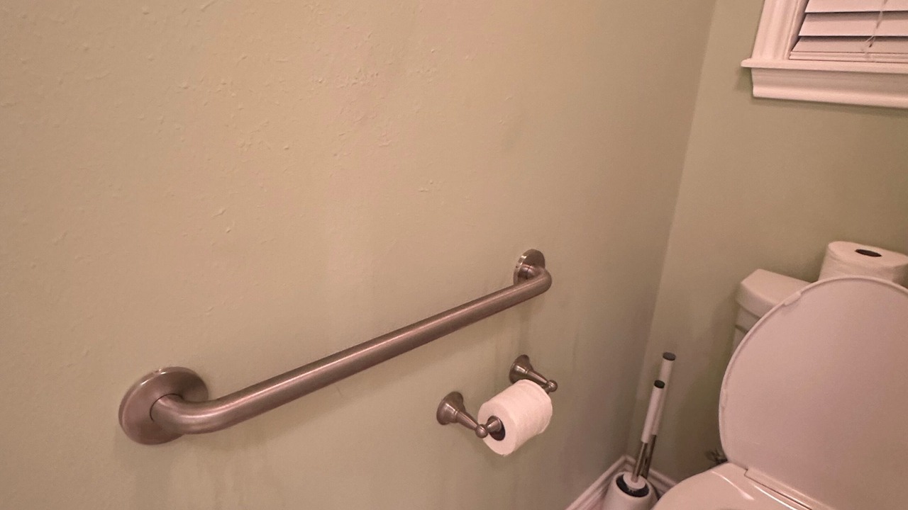 Photo of Bathroom in Emerald Forest