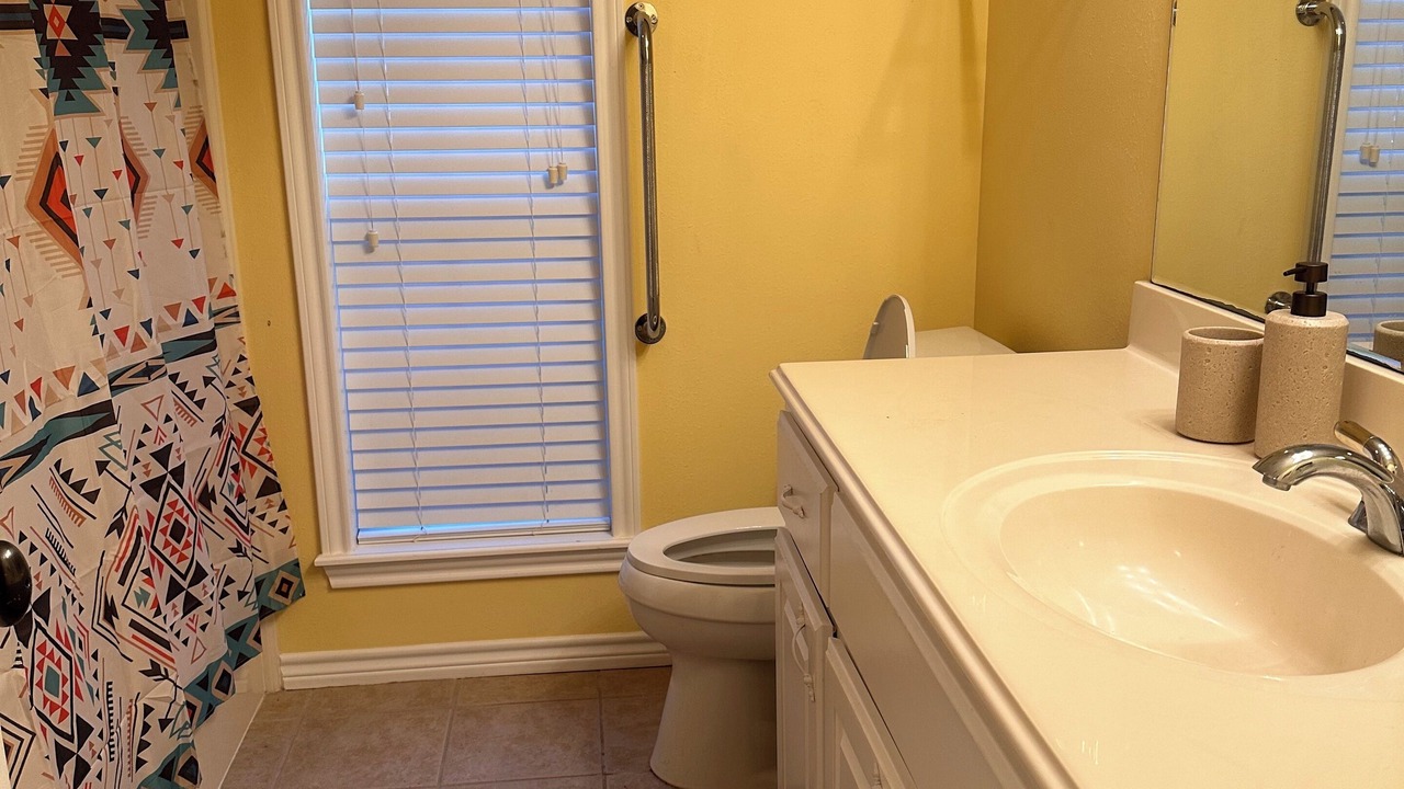 Photo of Bathroom in Emerald Forest
