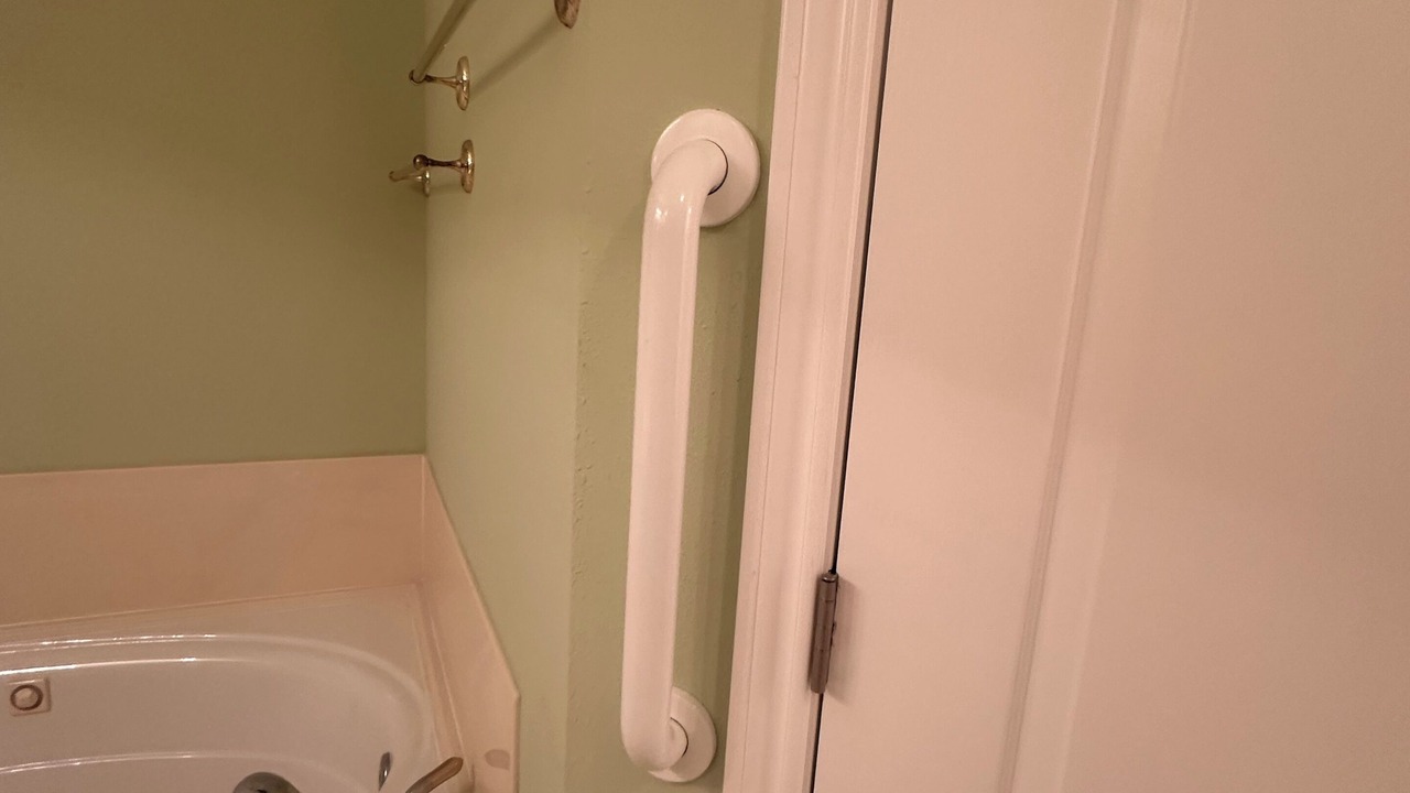 Photo of Bathroom in Emerald Forest
