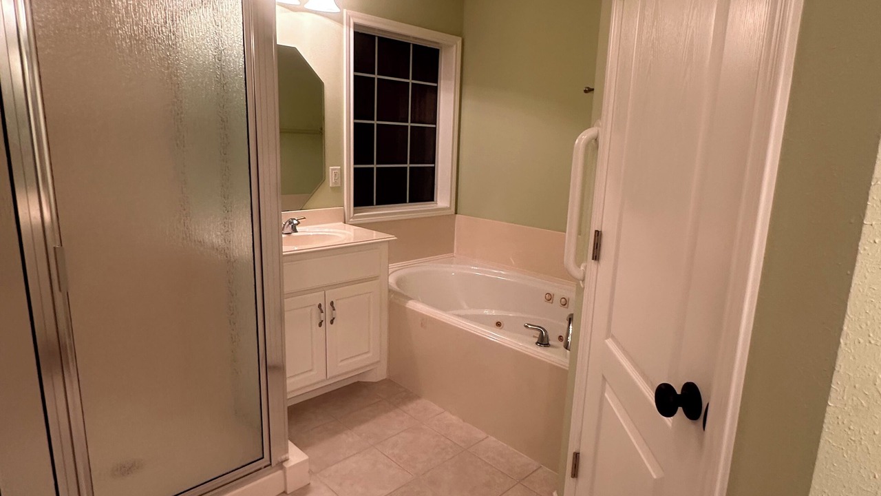 Photo of Bathroom in Emerald Forest