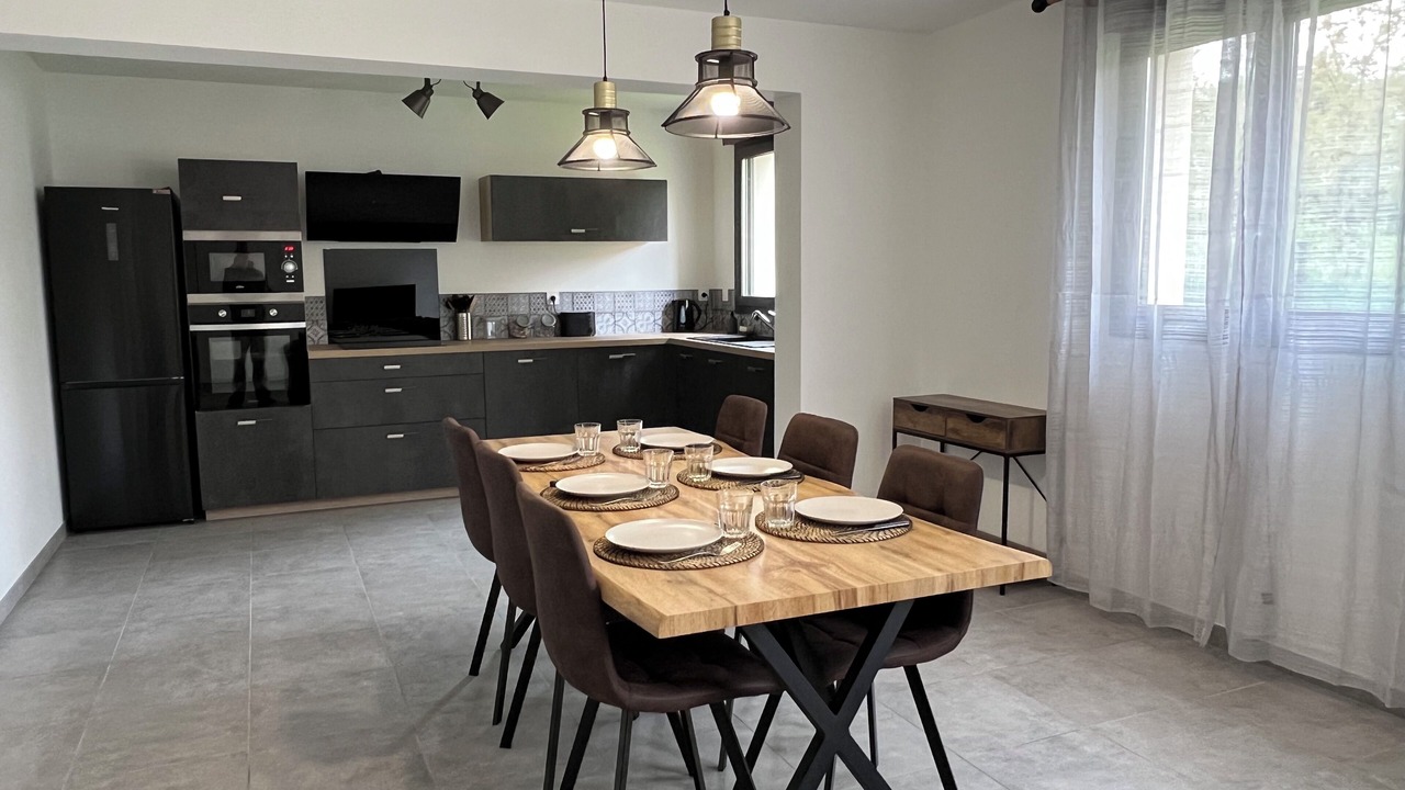 Photo of Kitchen in Vezeronce-Curtin