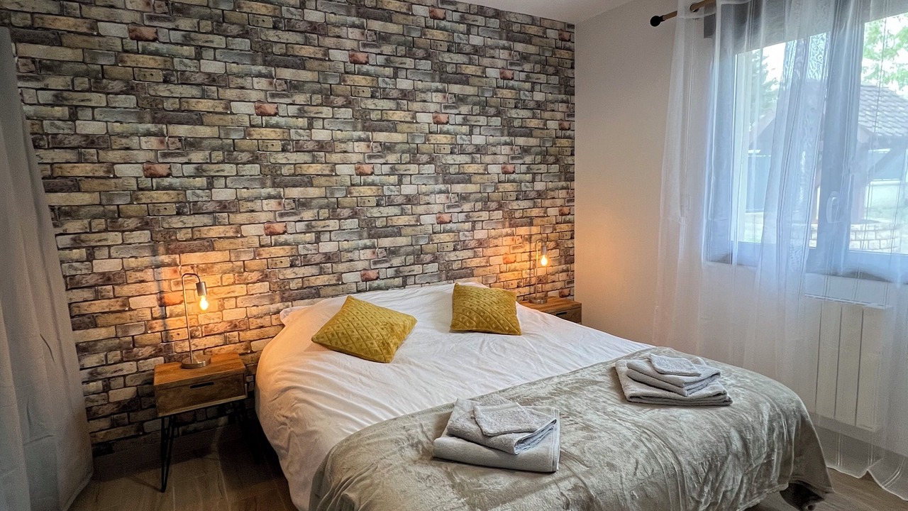Photo of Bedroom in Vezeronce-Curtin