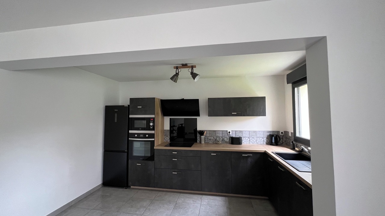 Photo of Kitchen in Vezeronce-Curtin
