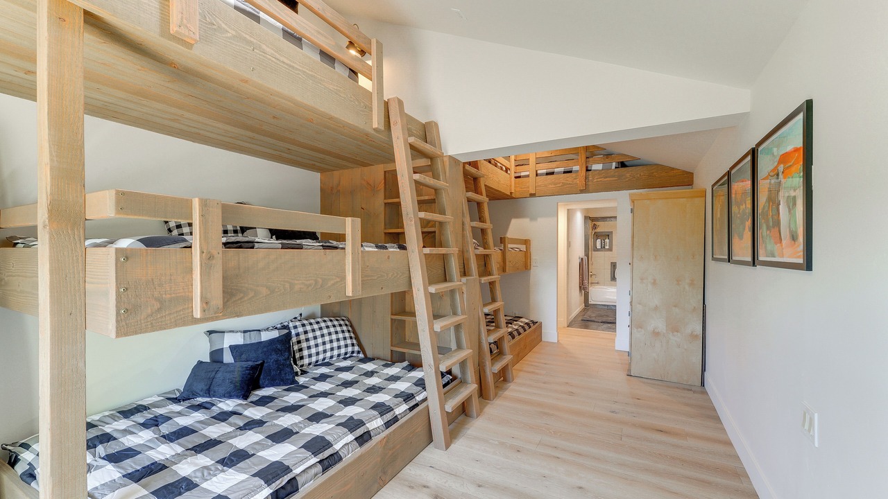 Photo of Bedroom in Thayne