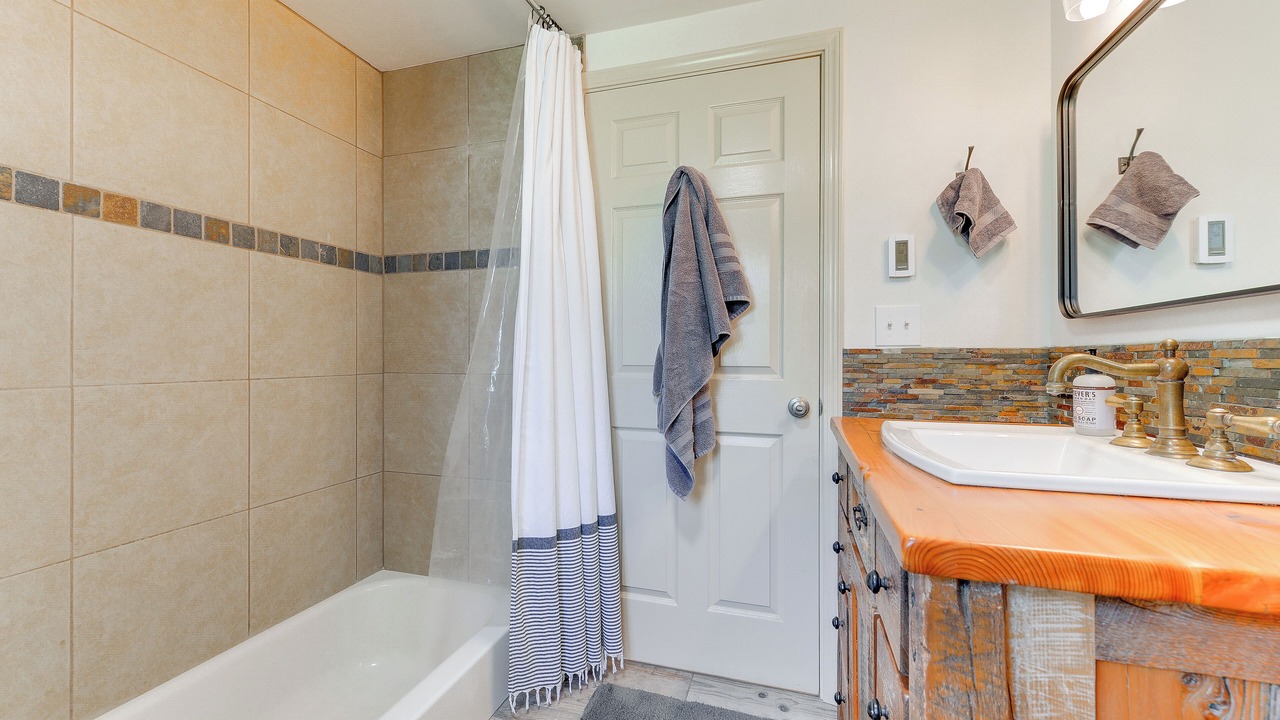 Photo of Bathroom in Thayne