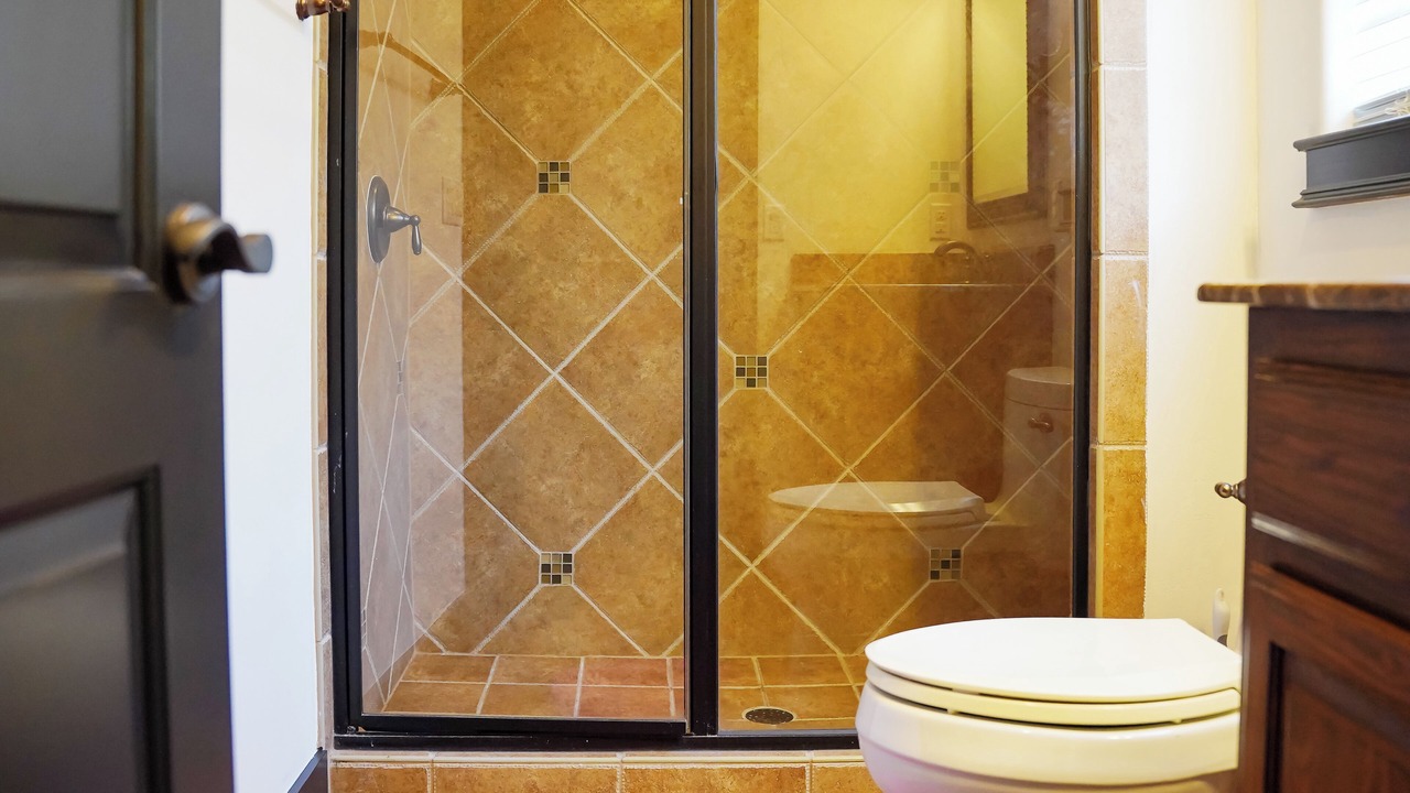 Photo of Bathroom in Lakeland Park