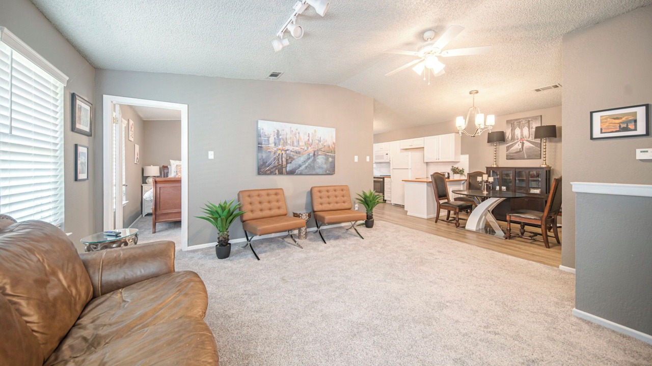 Photo of Livingroom in Midland