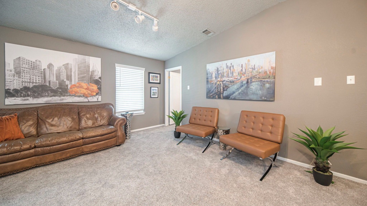Photo of Livingroom in Midland