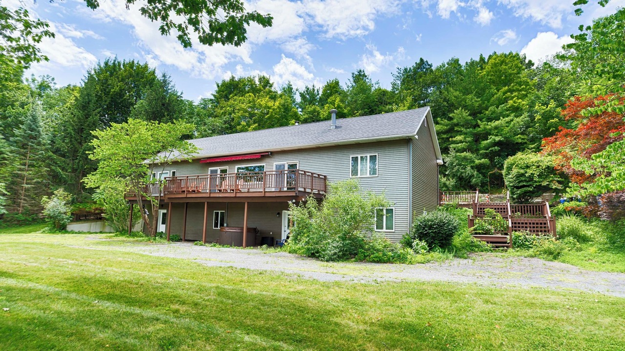 Photo of Outdoor in Town of Reading