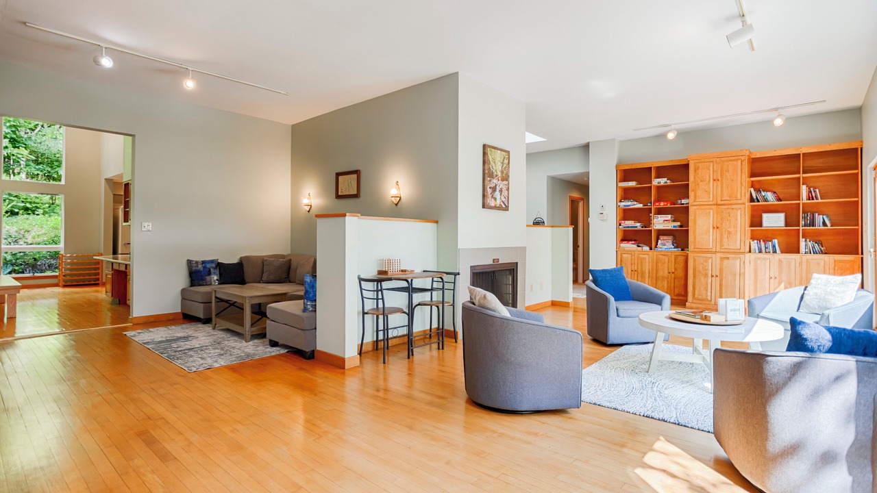 Photo of Livingroom in Town of Reading