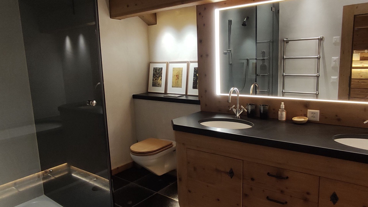 Photo of Bathroom in Gsteig