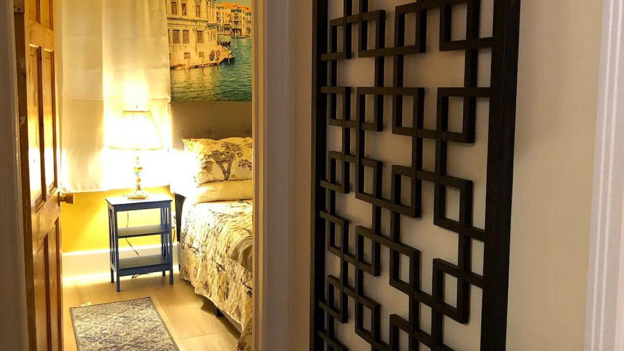 Photo of Bedroom in Stockade Historic District