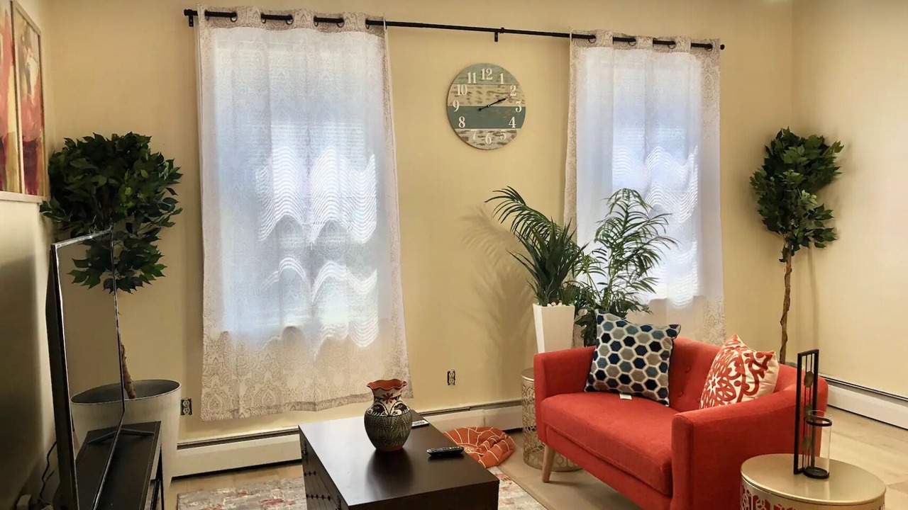 Photo of Livingroom in Stockade Historic District