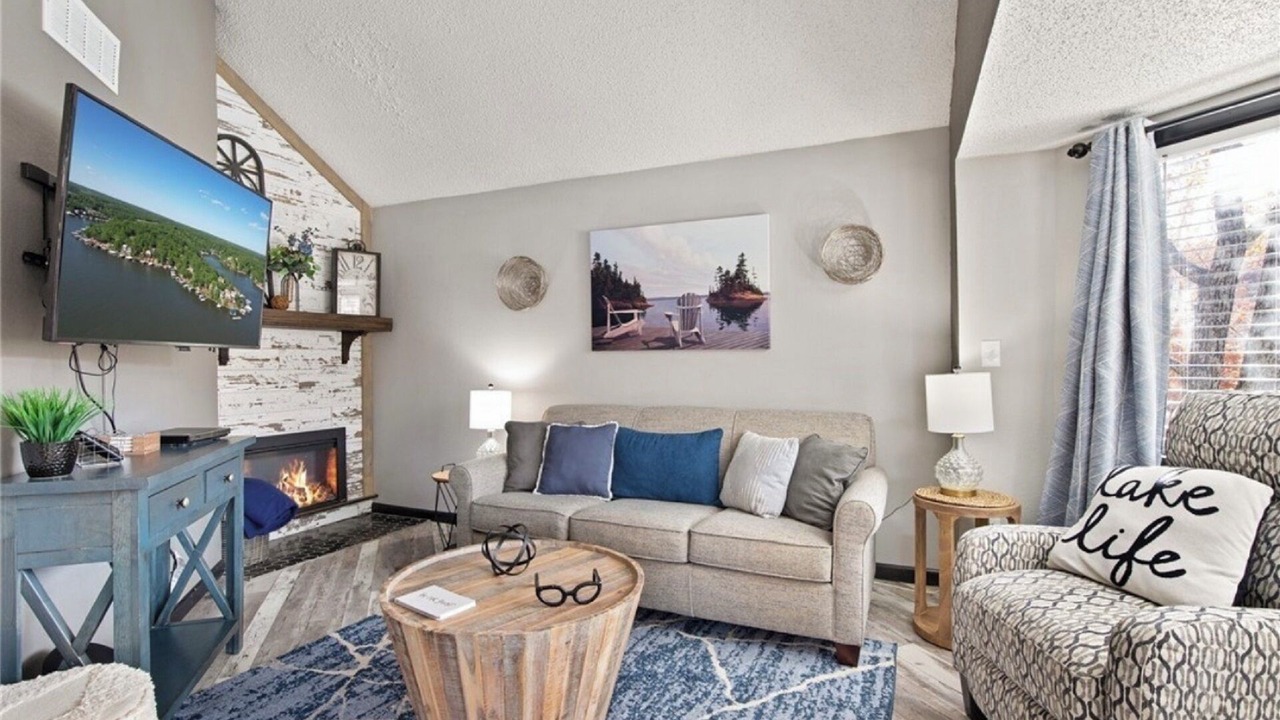Photo of Livingroom in Osage Beach