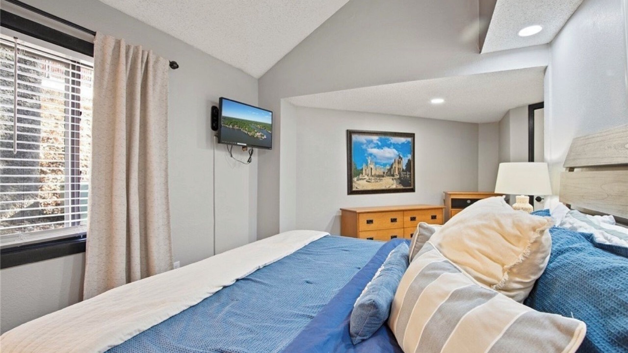 Photo of Bedroom in Osage Beach