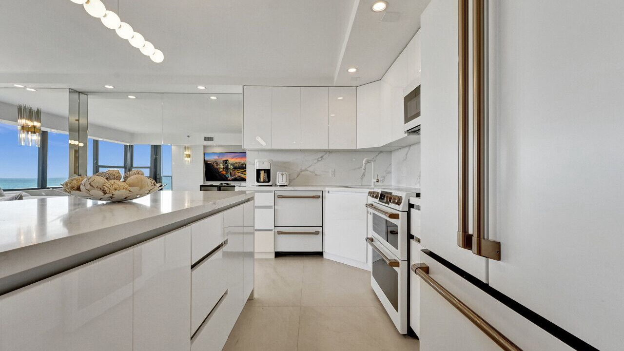 Photo of Kitchen in Mid Beach