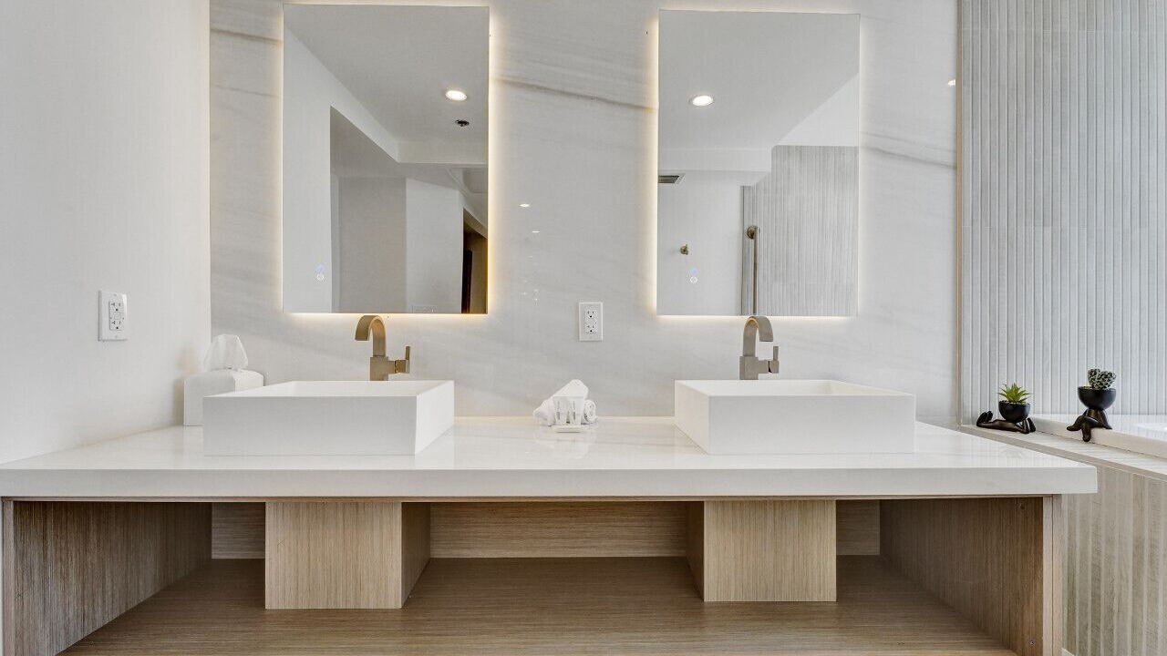 Photo of Bathroom in Mid Beach